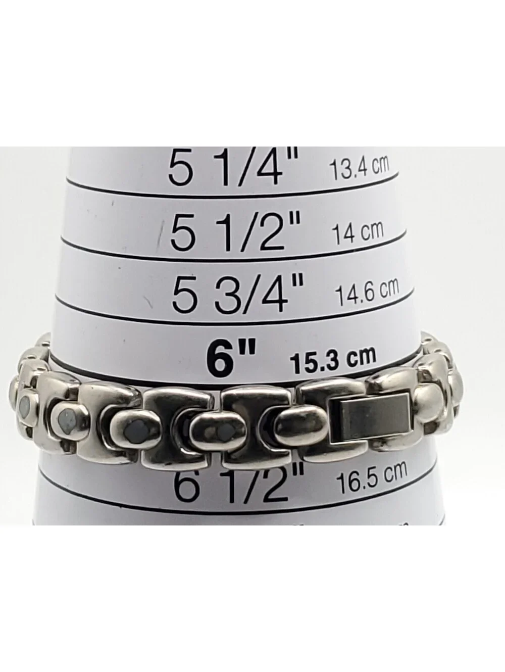 Jaclyn Smith Womens Watch New Battery Silver Tone 22mm